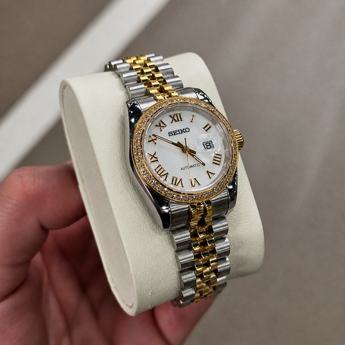 GOLDEN ROMAN DIAL