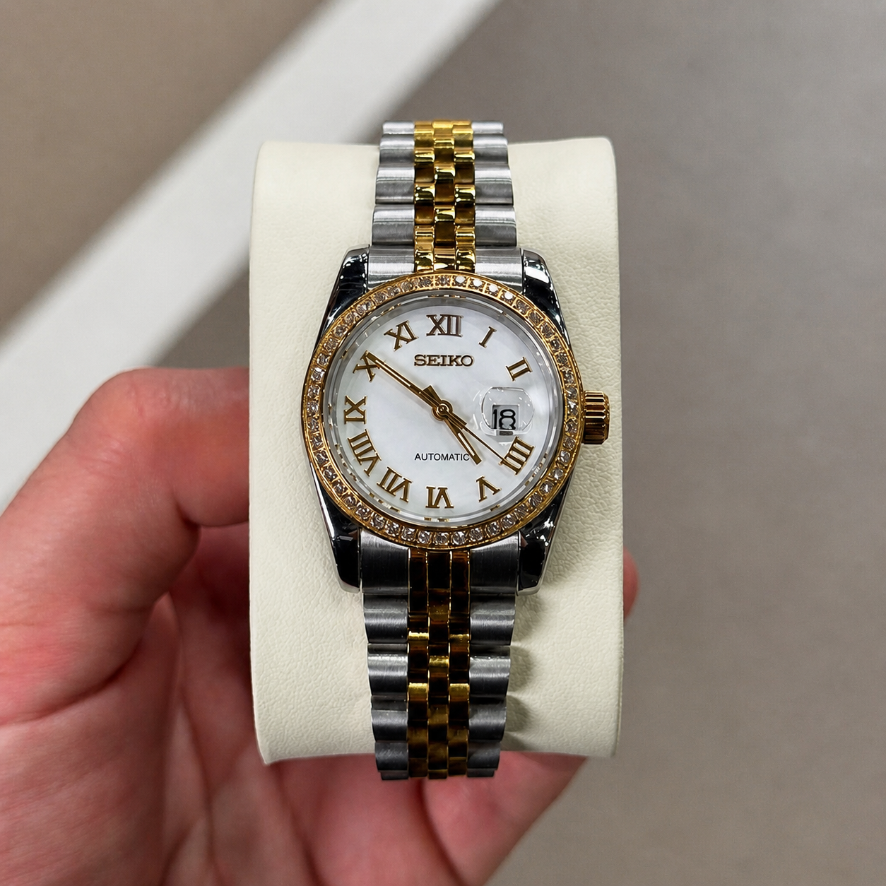 GOLDEN ROMAN DIAL
